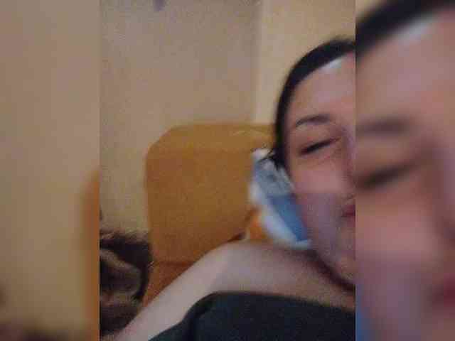 MonicaMilf webcam