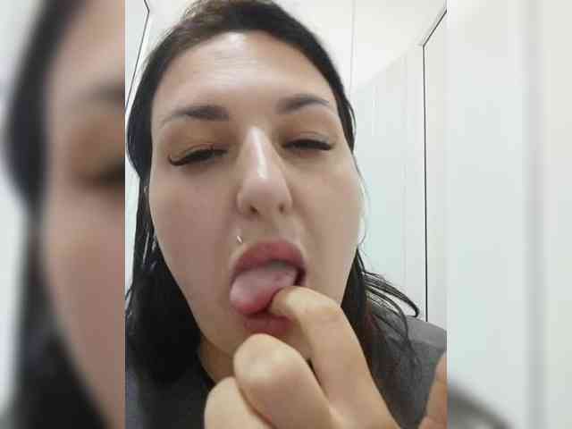 MonicaMilf webcam