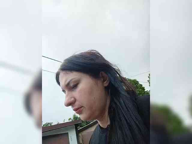MonicaMilf webcam