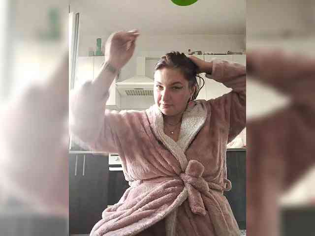 MonicaMilf webcam