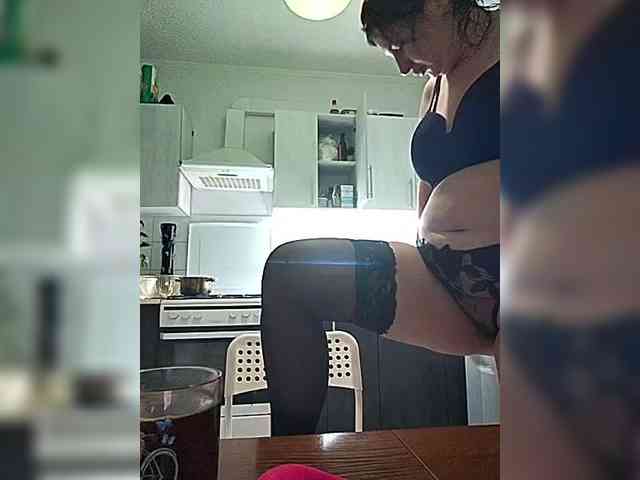 MonicaMilf webcam