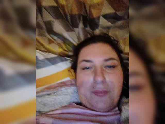 MonicaMilf webcam