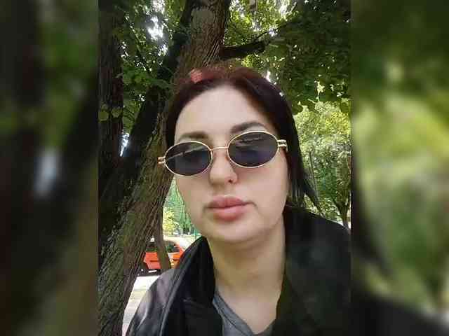 MonicaMilf webcam