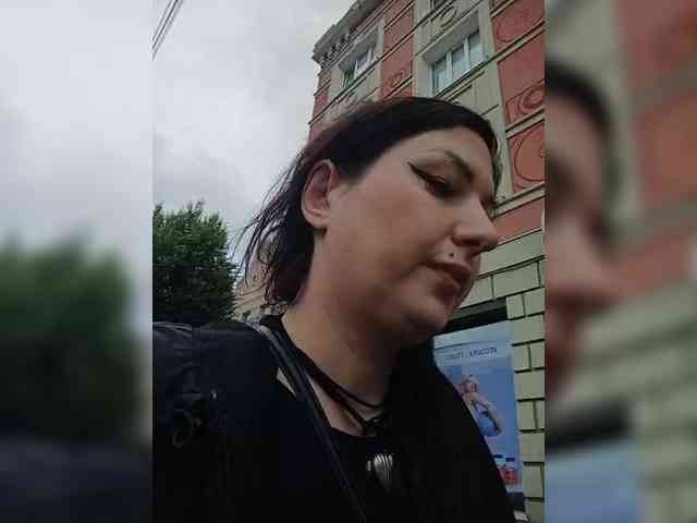 MonicaMilf webcam