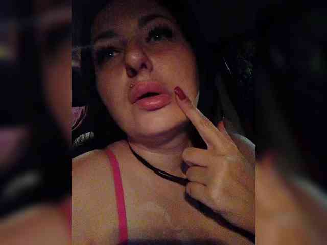 MonicaMilf webcam