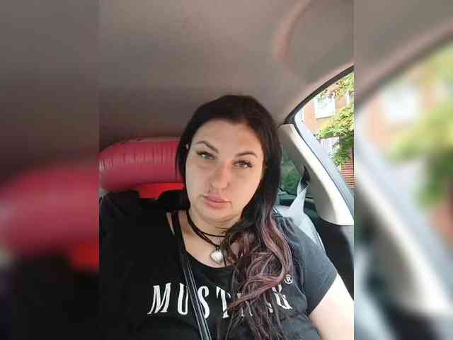 MonicaMilf webcam