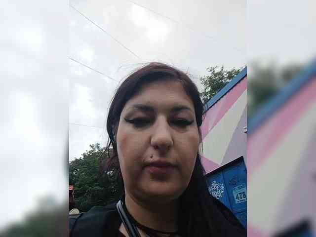 MonicaMilf webcam