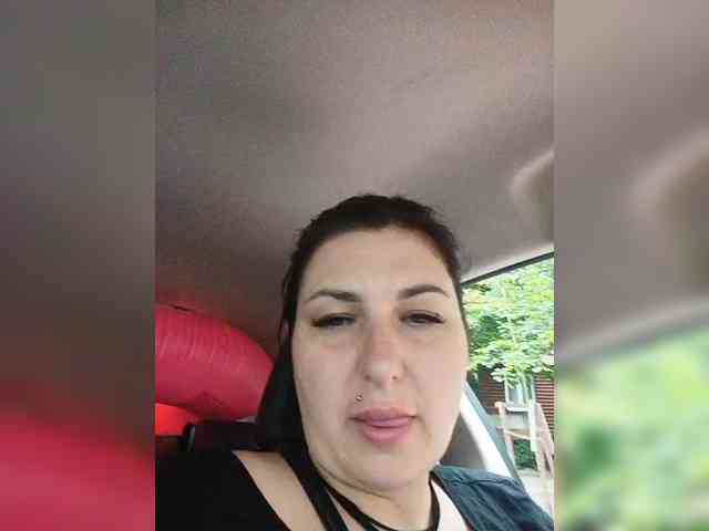 MonicaMilf webcam