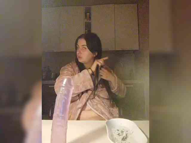 MonicaMilf webcam