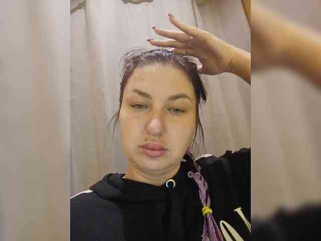 MonicaMilf webcam