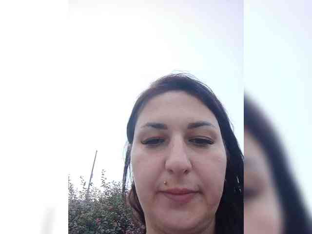 MonicaMilf webcam