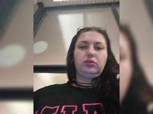 MonicaMilf webcam