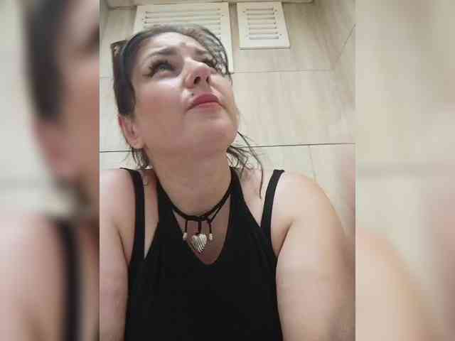MonicaMilf webcam