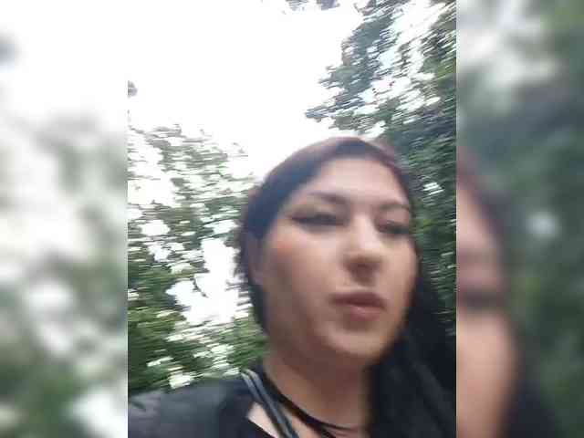 MonicaMilf webcam