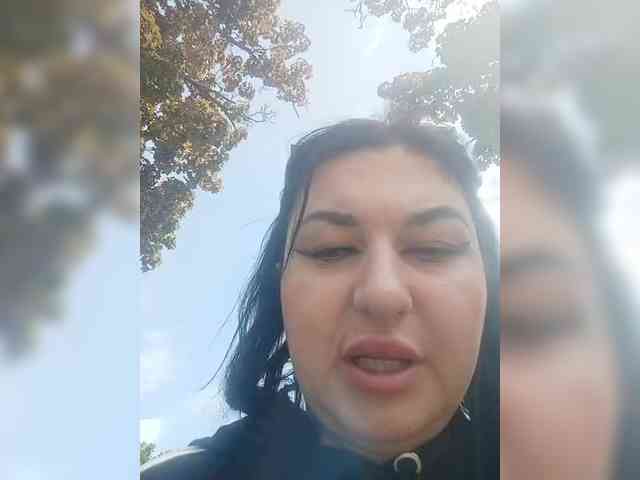 MonicaMilf webcam