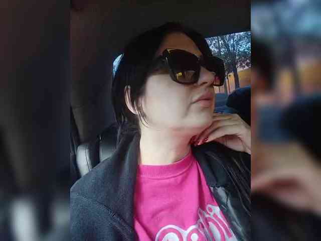 MonicaMilf webcam