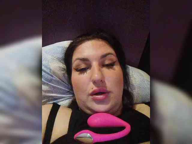MonicaMilf webcam
