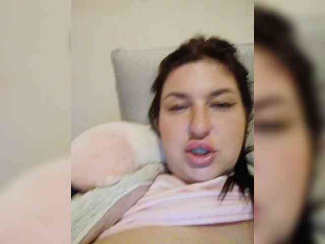 MonicaMilf webcam