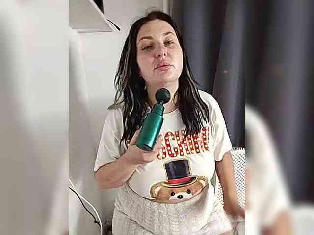 MonicaMilf webcam