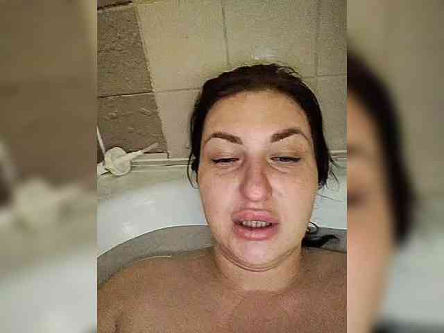 MonicaMilf webcam