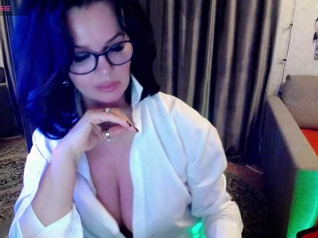 le modèle EVA1172a est en webcam porno dans un show sur le site bongacams, il possède les tags suivants: White/Caucasian,Brunette,Trimmed