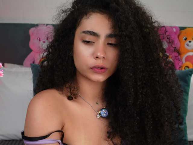 curlysexi's BongaCams show and profile