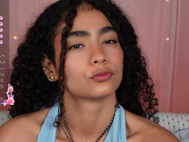 Victoria_Curly