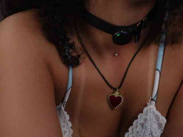 Victoria_Curly webcam