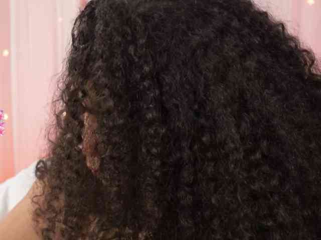 Victoria_Curly webcam