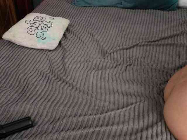 Victoria_Curly webcam