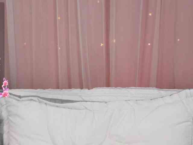 Victoria_Curly webcam