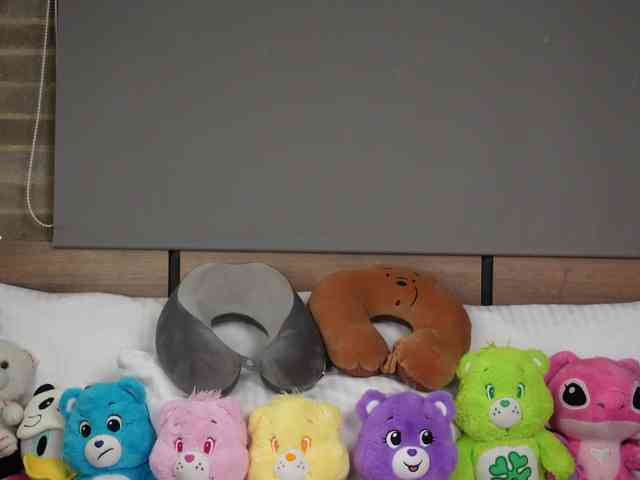 Victoria_Curly webcam