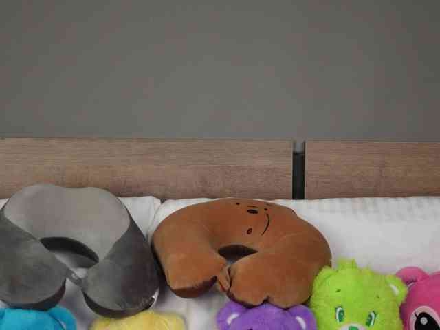 Victoria_Curly webcam