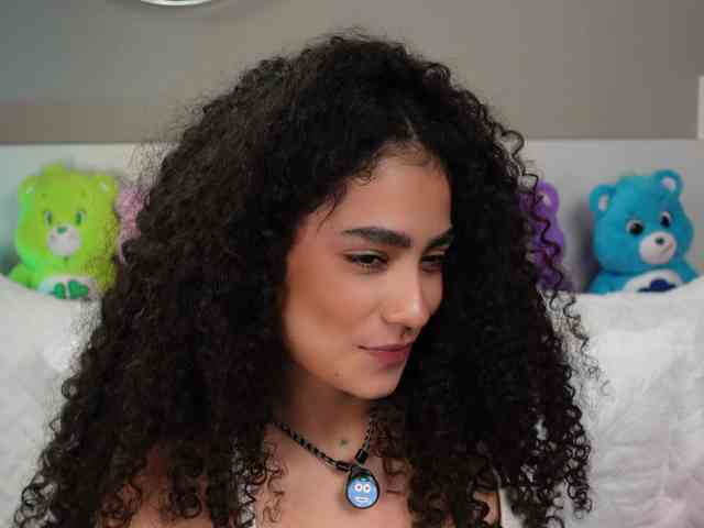 Victoria_Curly webcam