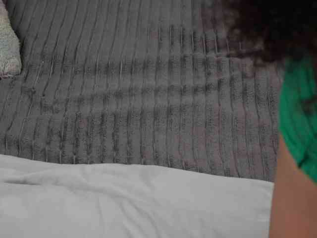 Victoria_Curly webcam