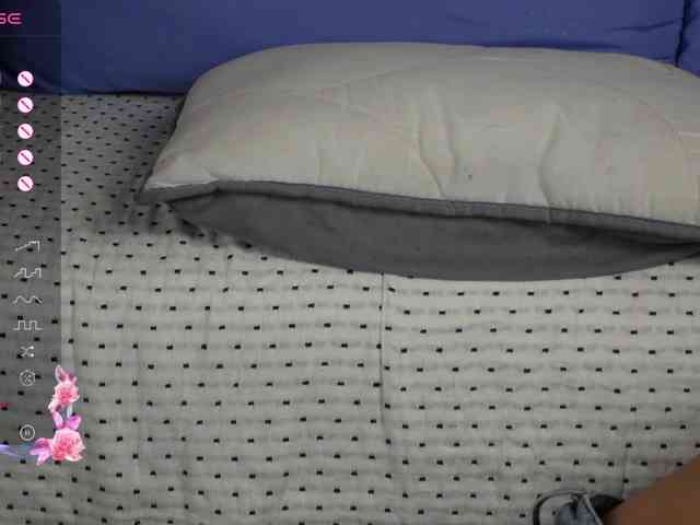 Victoria_Curly webcam