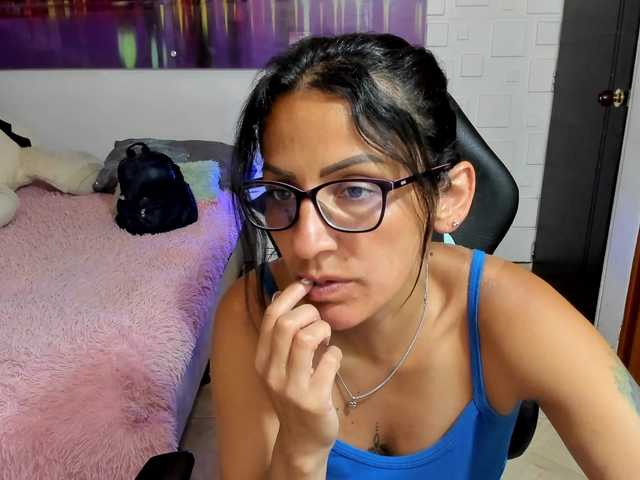 alma-blue's BongaCams show and profile