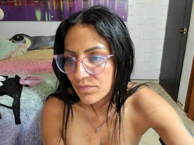 alma-blue's BongaCams show and profile