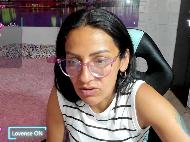 alma-blue's BongaCams show and profile