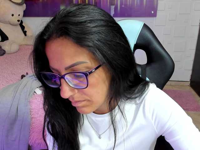 alma-blue's BongaCams show and profile