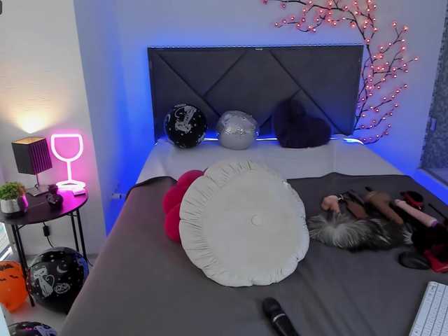 Cute CassieEvans wants you to fuck her body now CassieEvans from BongaCams