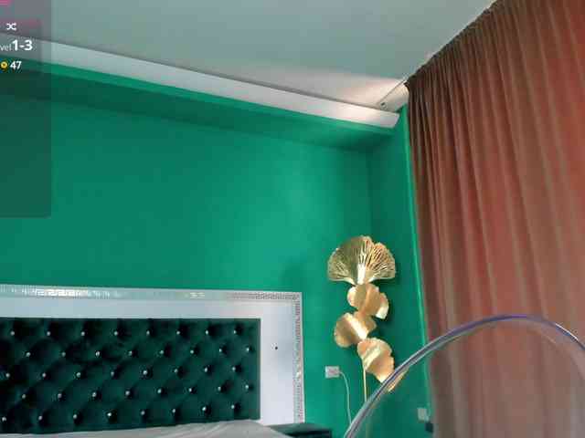 MissFrancesca webcam