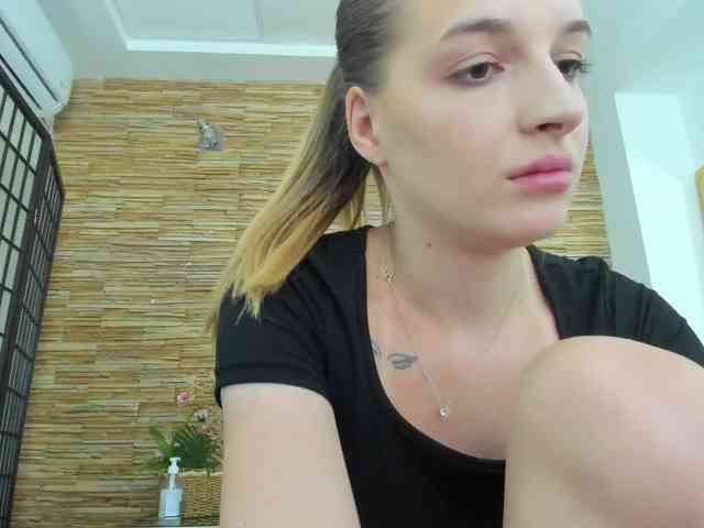 Sophie-Dr3am webcam