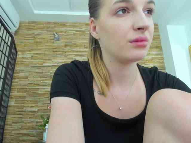 Sophie-Dr3am webcam