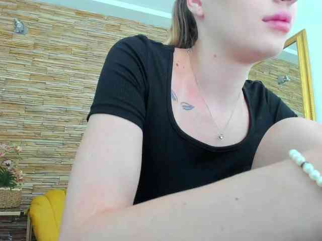 Sophie-Dr3am webcam
