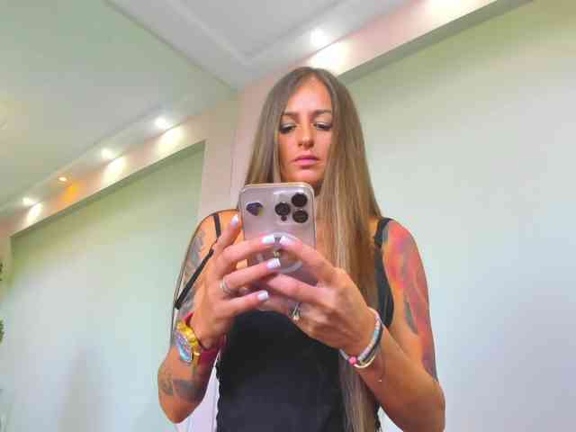 Maya-Hellen webcam