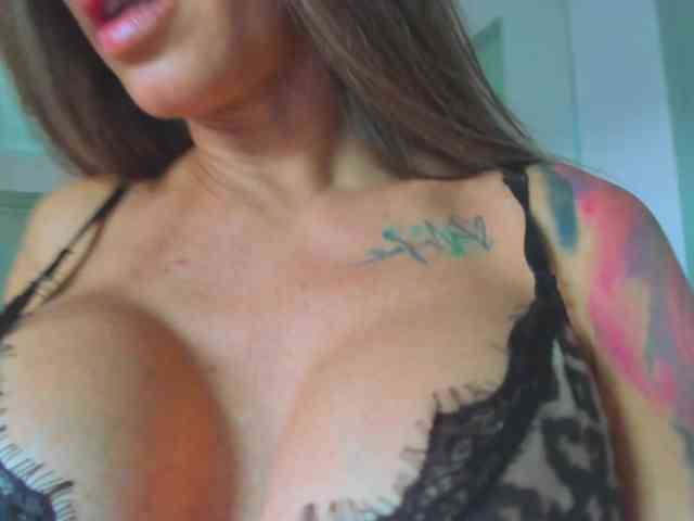 Maya-Hellen webcam