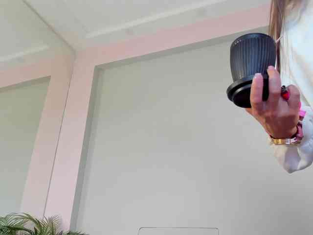 Maya-Hellen webcam