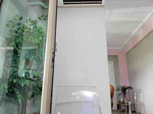 Maya-Hellen webcam