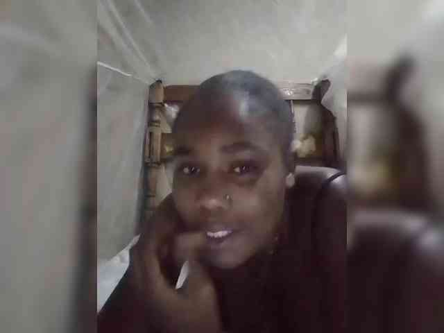 queencharry22 webcam